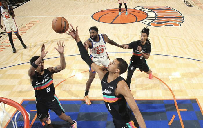 重磅！NBA季后赛赛前刷纪录里程碑夜圣安东尼奥马刺豪取连胜，芝加哥公牛围绕荷甲再遭质疑的简单介绍雷速体育首页